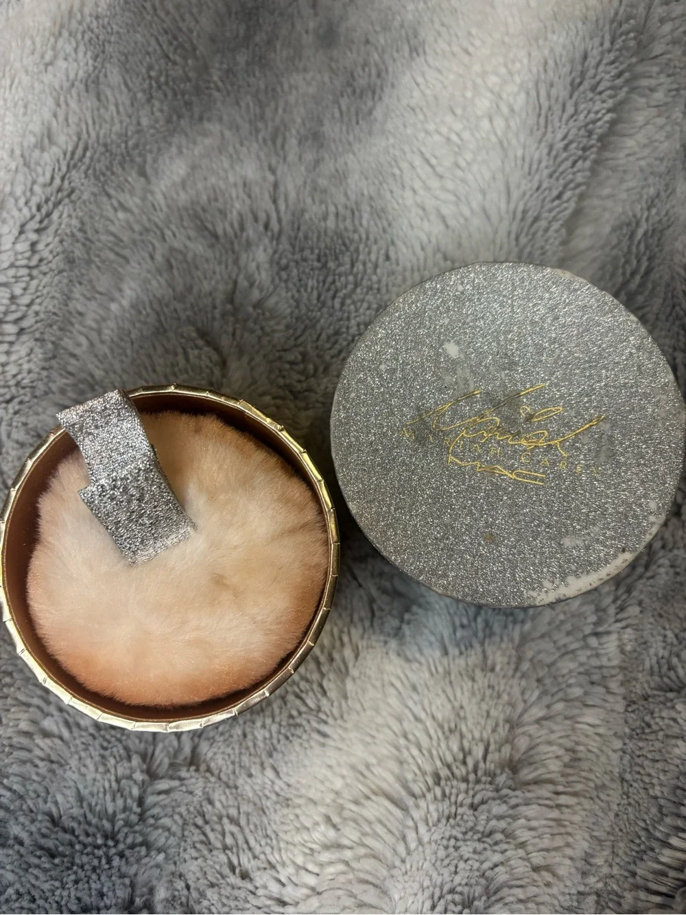 Mariah Carey Mac Shimmering Loose Powder with Puff -Rose Gold